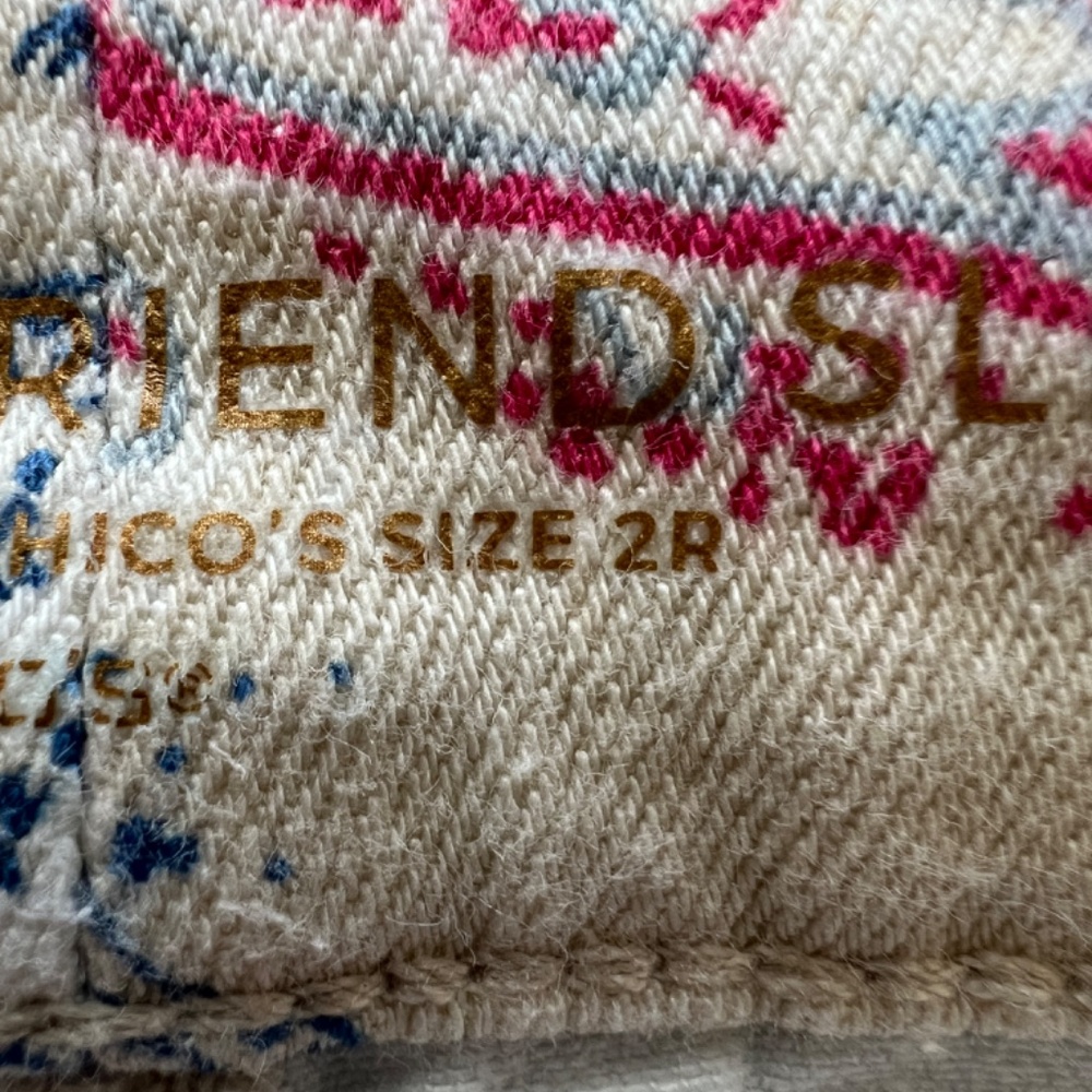 Chicos sz 2 Regular sz 12 Beige Blue Red Paisley So Slimming Girlfriend Crop - Picture 4 of 11